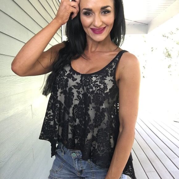 Steve Madden black lace shell flowy sleeveless top - Picture 1 of 6